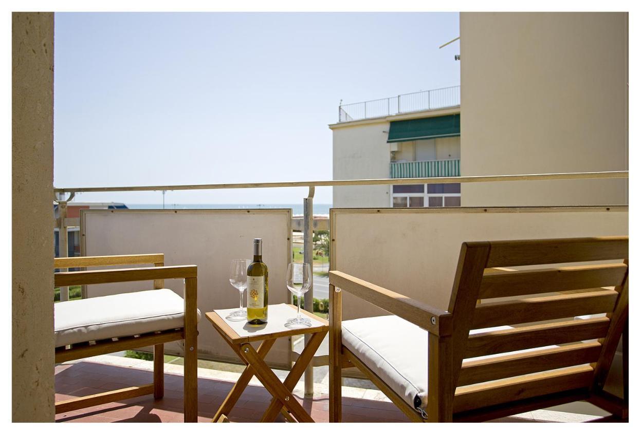 Casa Gorgone, Seafront Flat! Apartment Viareggio Exterior photo
